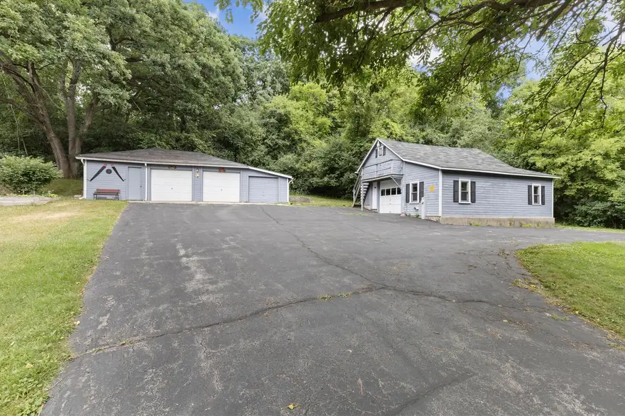 21650 W Valley DRIVE, New Berlin, WI 53146 - #3