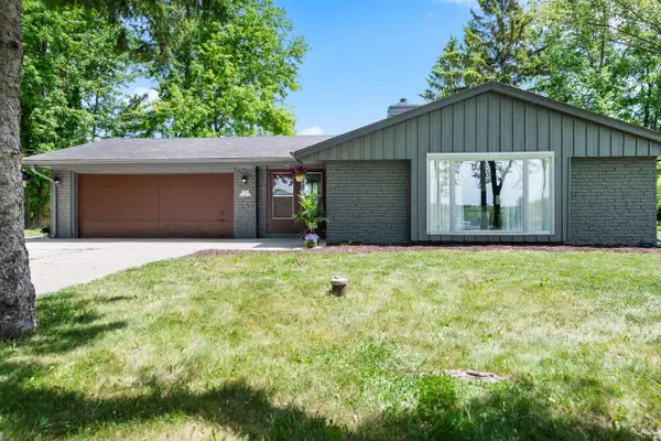 W132N12072 Mary Buth LANE, Germantown, WI 53022