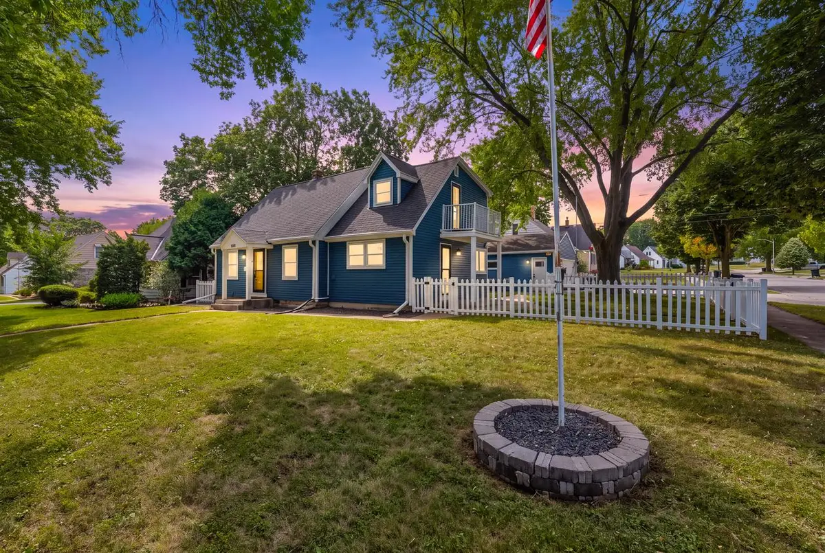 8941 W Montana AVENUE, Milwaukee, WI 53227 - #1