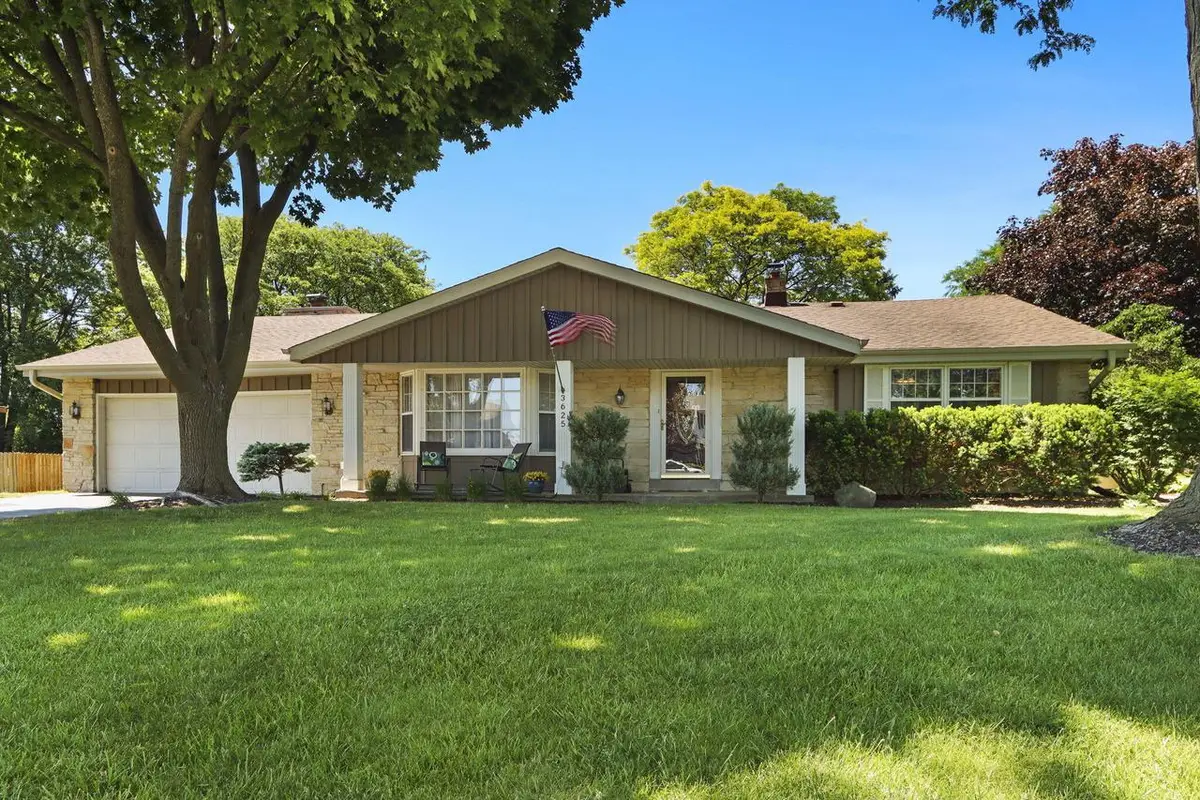 3625 S Brentwood ROAD, New Berlin, WI 53151 - #1