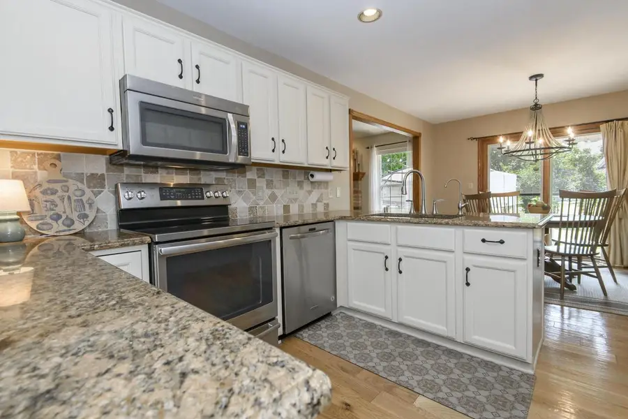 2147 Inverness DRIVE, Waukesha, WI 53186 - #3