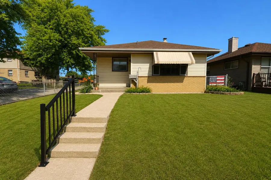 2113 Grove AVENUE, Racine, WI 53405 - #2
