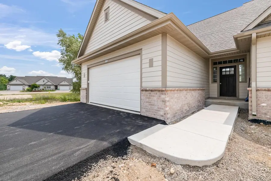1793 Cedar Ridge DRIVE #215-1, Slinger, WI 53086 - #3