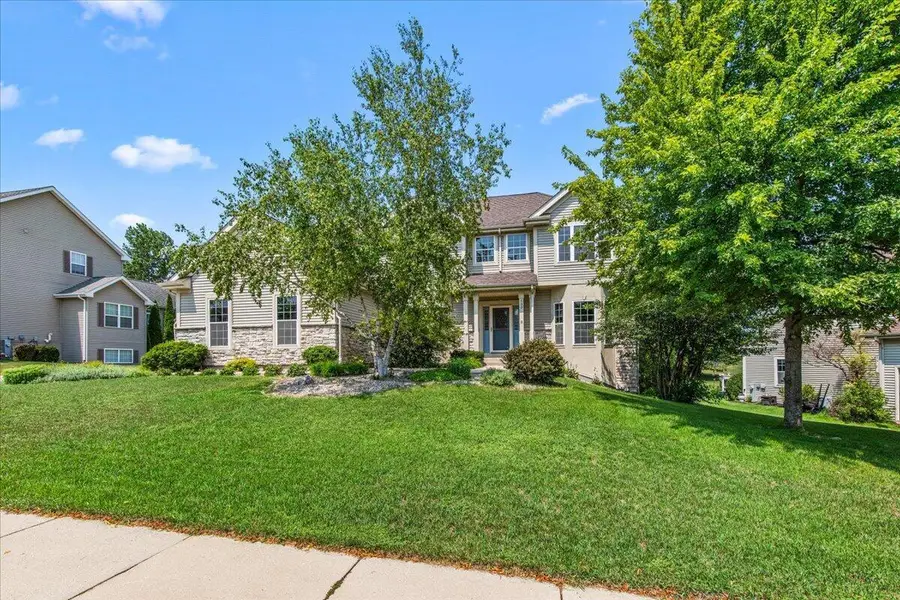 700 Creekwood DRIVE, West Bend, WI 53095 - #2