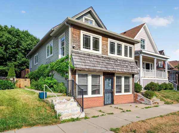 2921 S Howell AVENUE, Milwaukee, WI 53207