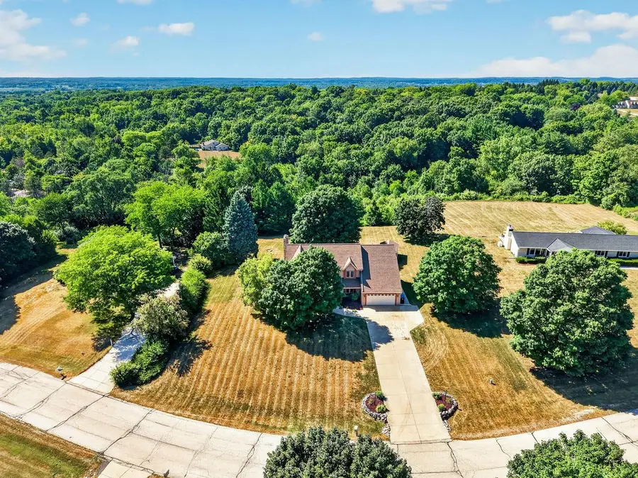 W248S6845 Sugar Maple Drive, Waukesha, WI 53189 - #2