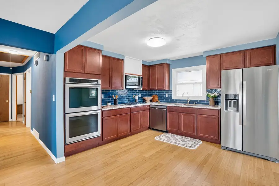 4255 S Nicholson AVENUE, Saint Francis, WI 53235 - #3