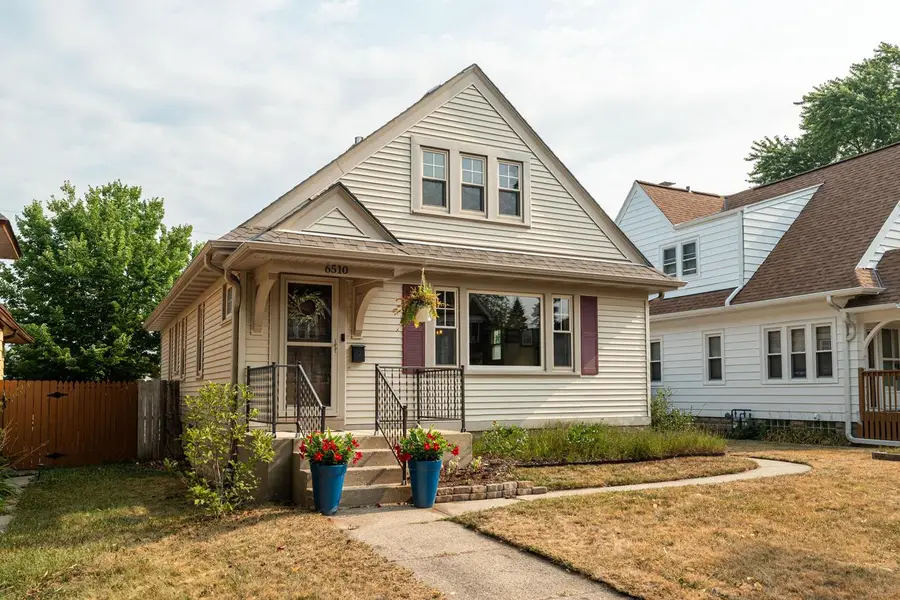 6510 W Girard AVENUE, Milwaukee, WI 53210 - #2