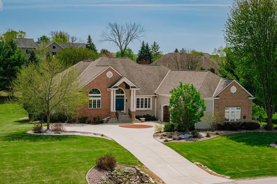 W251S5204 Poppy Fields ROAD, Waukesha, WI 53189 - #2