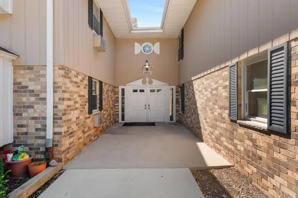 5901 W Brown Deer ROAD #210, Brown Deer, WI 53223