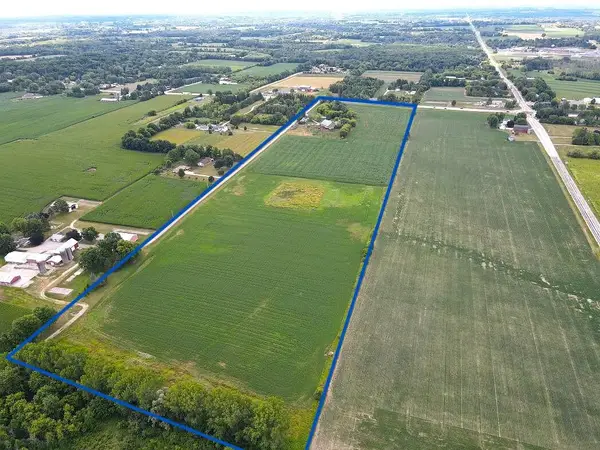 1602 STATE HWY 60, Jackson, WI 53037