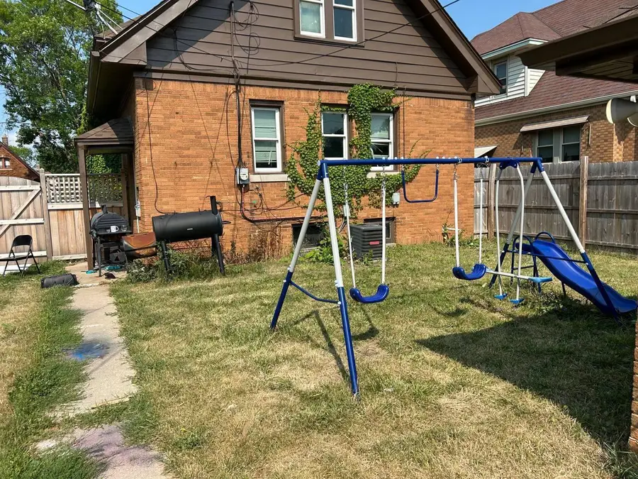 4186 N 15th STREET, Milwaukee, WI 53209 - #2