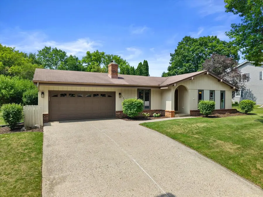 732 S Grandview BOULEVARD, Waukesha, WI 53188 - #2