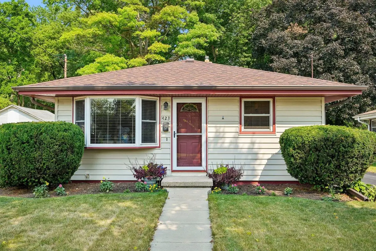 423 N Hine AVENUE, Waukesha, WI 53188 - #1