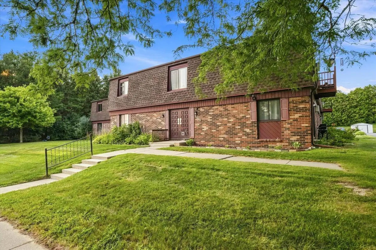 1406 Creek ROAD #7, West Bend, WI 53090 - #1