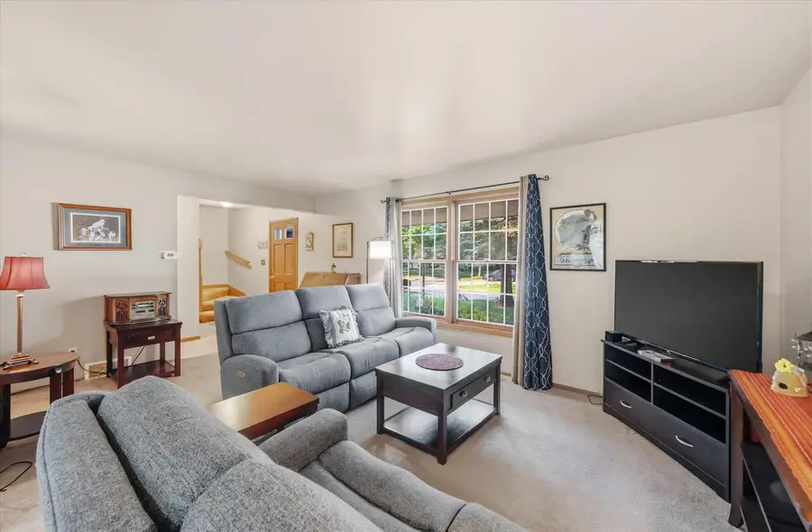 W53N849 Castle COURT, Cedarburg, WI 53012 - #2