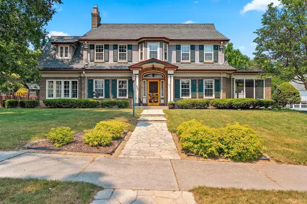 822 Hawthorne TERRACE, Manitowoc, WI 54220