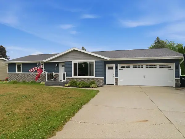 1716 Eisenhower STREET, New Holstein, WI 53061