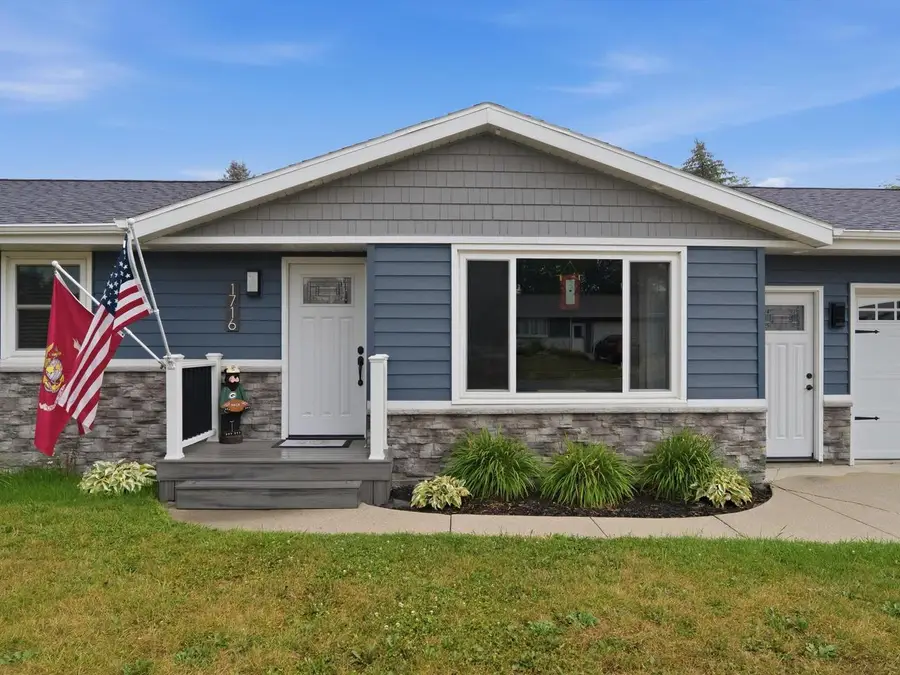 1716 Eisenhower STREET, New Holstein, WI 53061 - #3