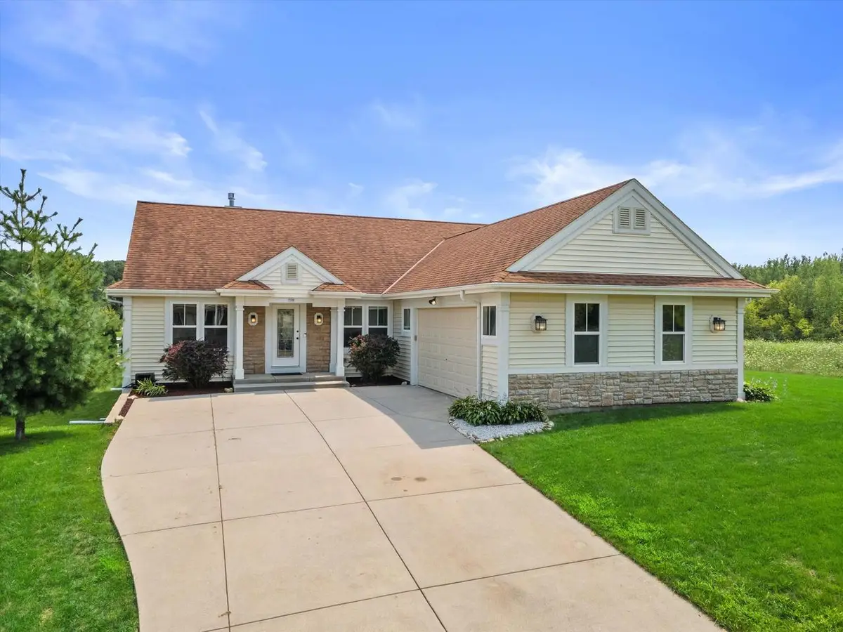 706 Sierra STREET, Hartford, WI 53027 - #1