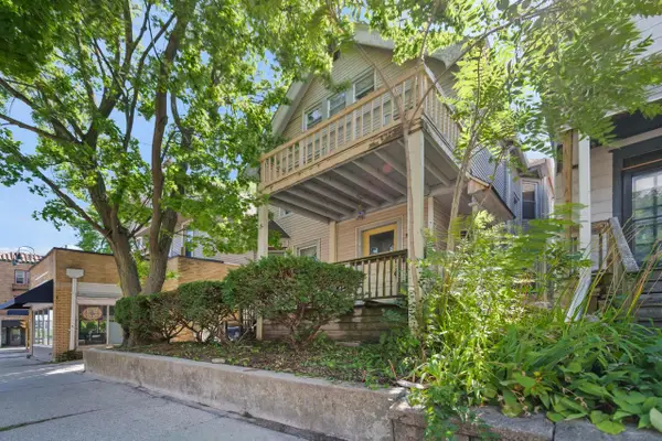 1972 N Farwell AVENUE, Milwaukee, WI 53202