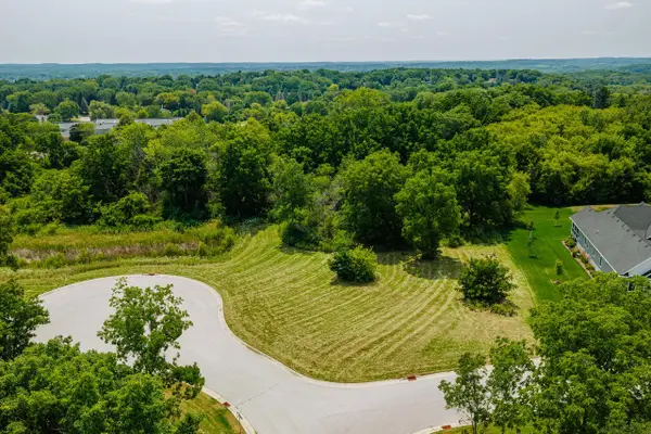 Lt22 LEGEND CLUBS COURT, Waukesha, WI 53189