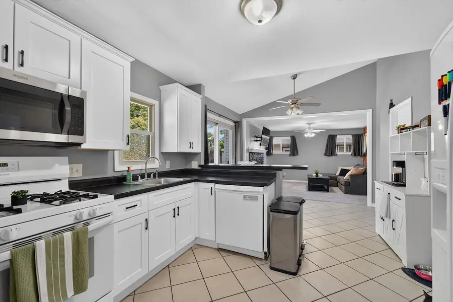 2018 Cleveland AVENUE, Racine, WI 53405 - #3