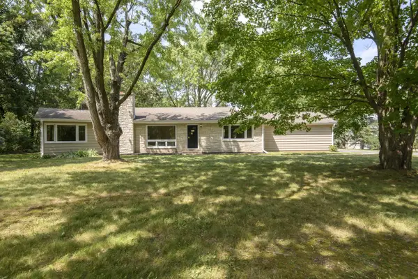 S38W31714 Wern WAY, Waukesha, WI 53189