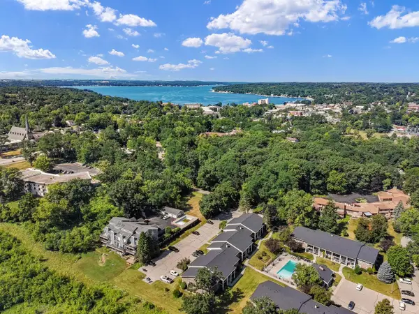 110 Hank Jay DRIVE #E, Lake Geneva, WI 53147