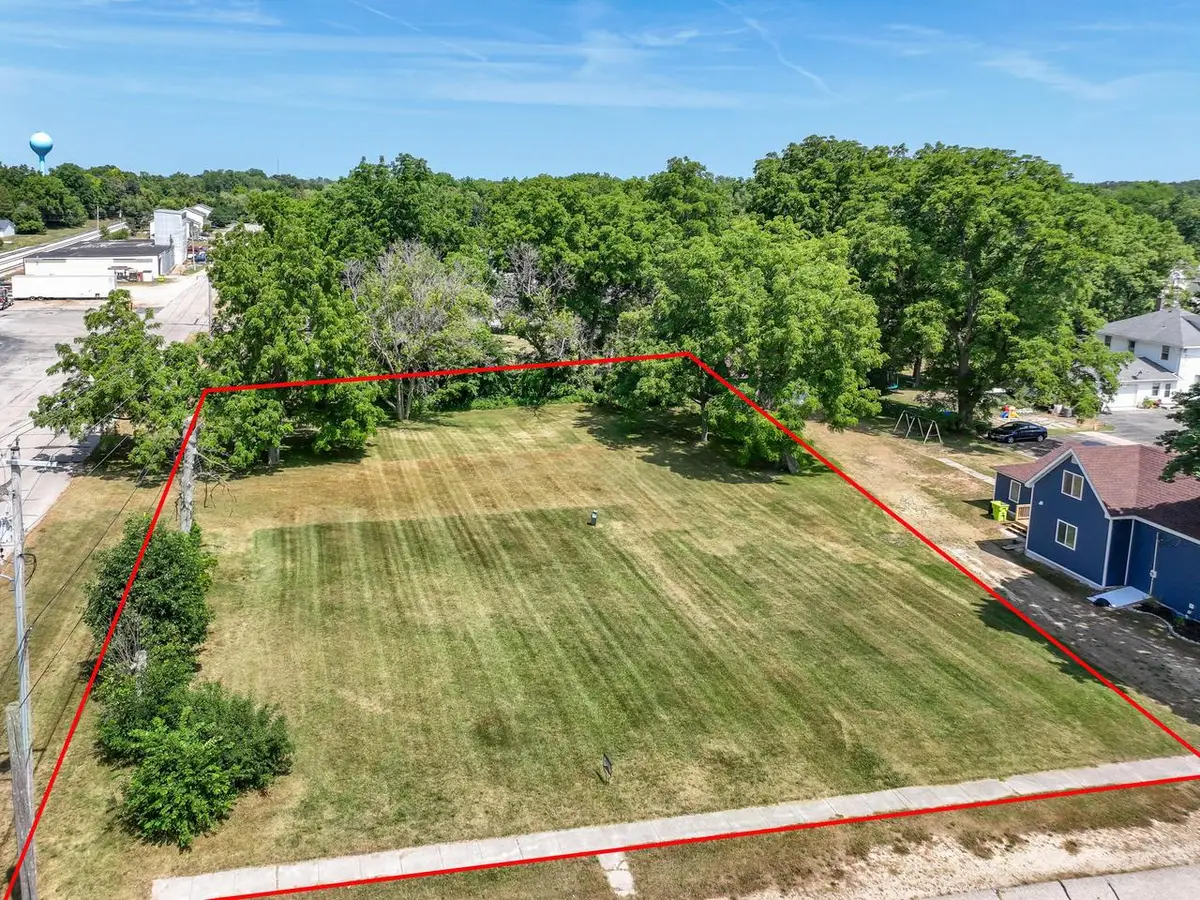 37 1ST STREET, Darien, WI 53114 - #1