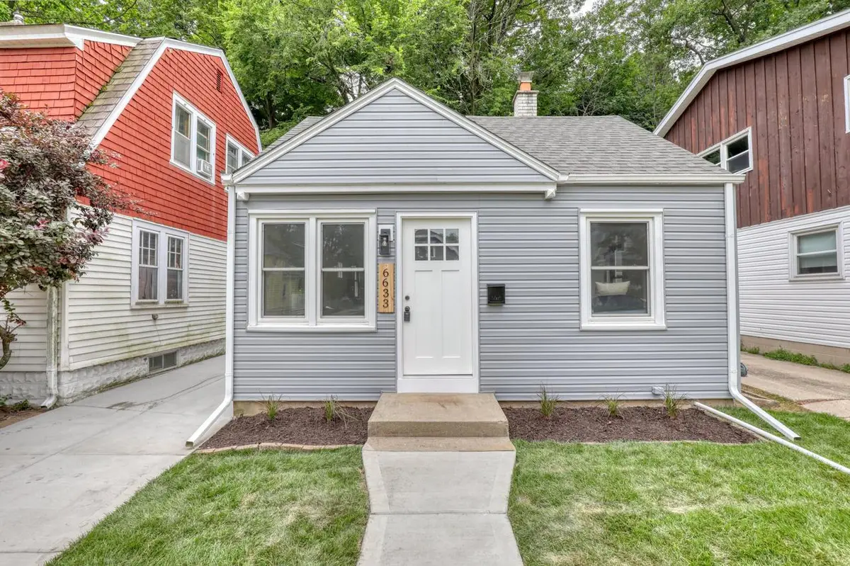 6633 Hillside LANE, Wauwatosa, WI 53213 - #1