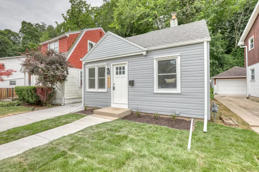 6633 Hillside LANE, Wauwatosa, WI 53213 - #2