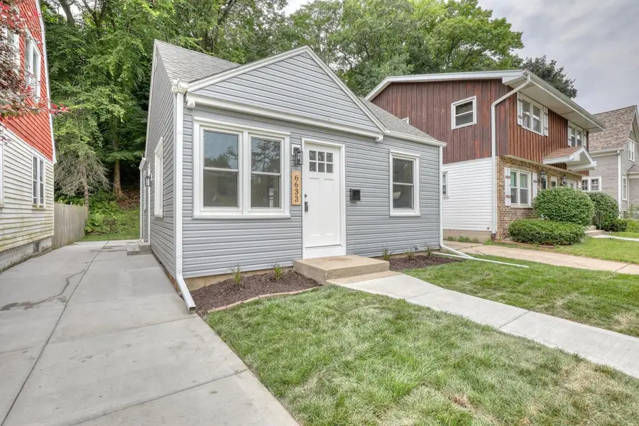 6633 Hillside LANE, Wauwatosa, WI 53213 - #3