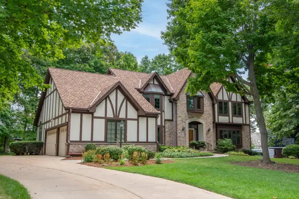 3820 Charter Point COURT, Brookfield, WI 53045