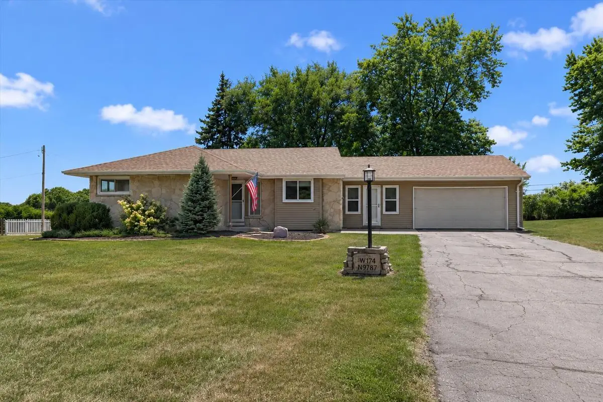W174N9787 Wendy LANE, Germantown, WI 53022 - #1