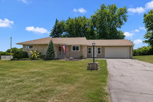 W174N9787 Wendy LANE, Germantown, WI 53022