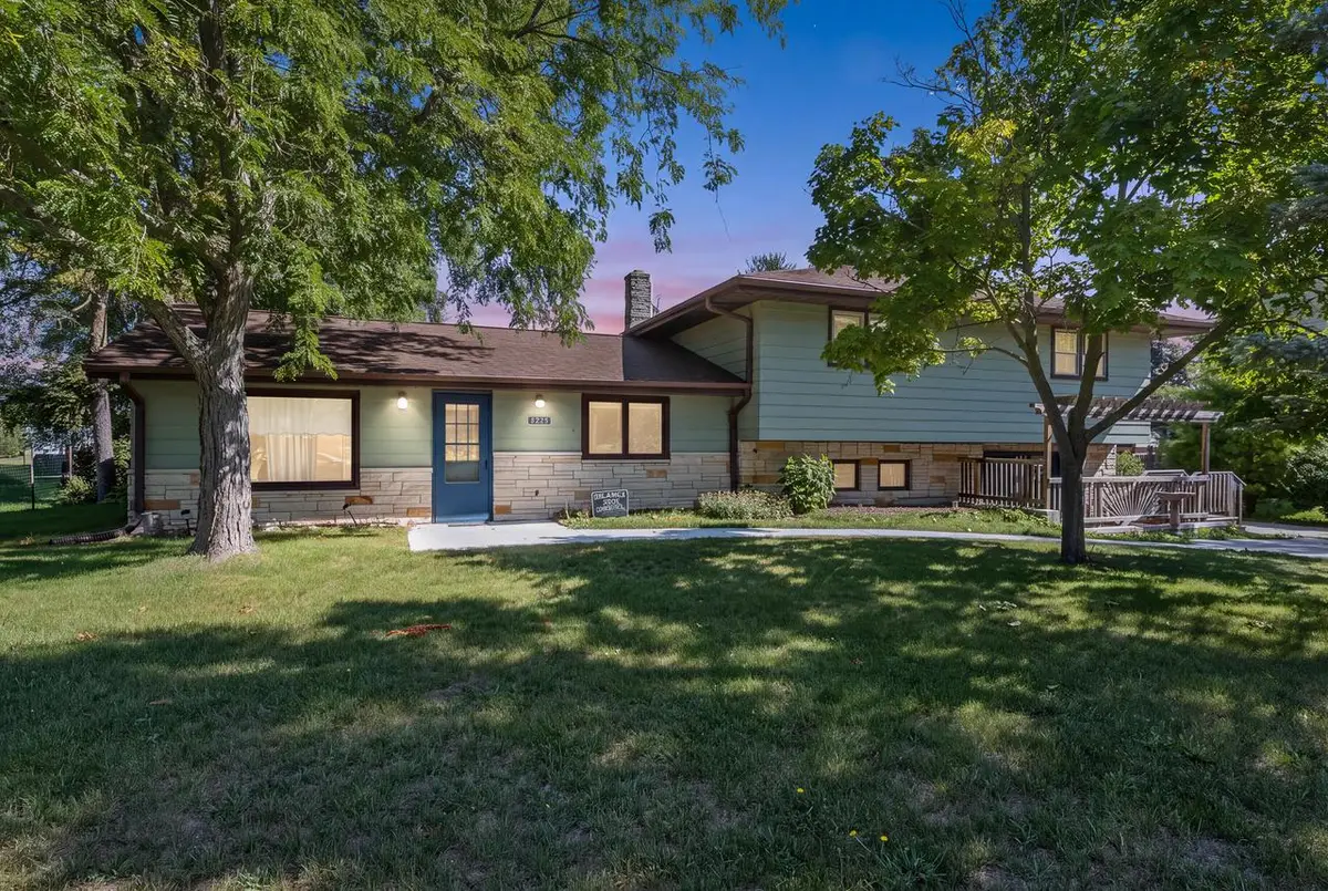 2320 E Sandy Acre ROAD, West Bend, WI 53090 - #1