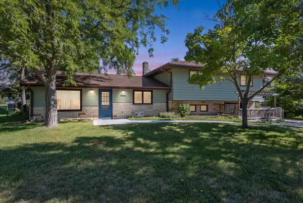 2320 E Sandy Acre ROAD, West Bend, WI 53090