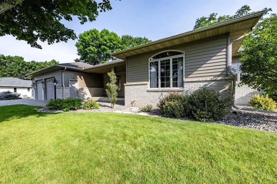 1025 Canary LANE, Onalaska, WI 54650 - #2