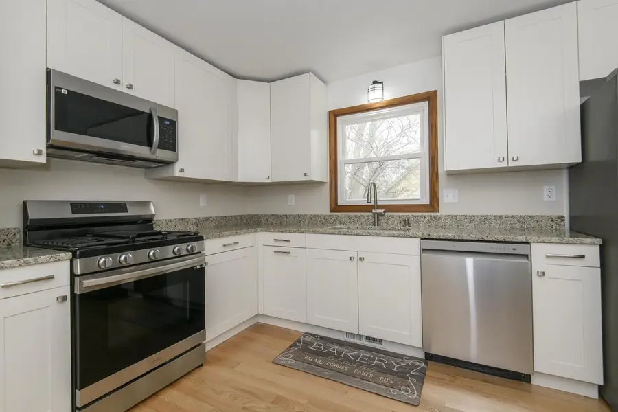21300 Astolat DRIVE, Brookfield, WI 53045 - #2