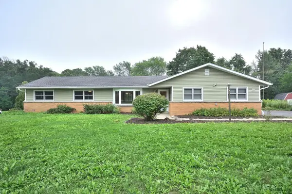 W164N5080 Lone Oak LANE, Menomonee Falls, WI 53051