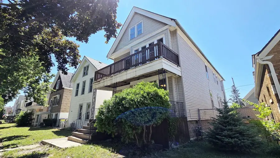 2207 S 11th STREET, Milwaukee, WI 53215 - #3