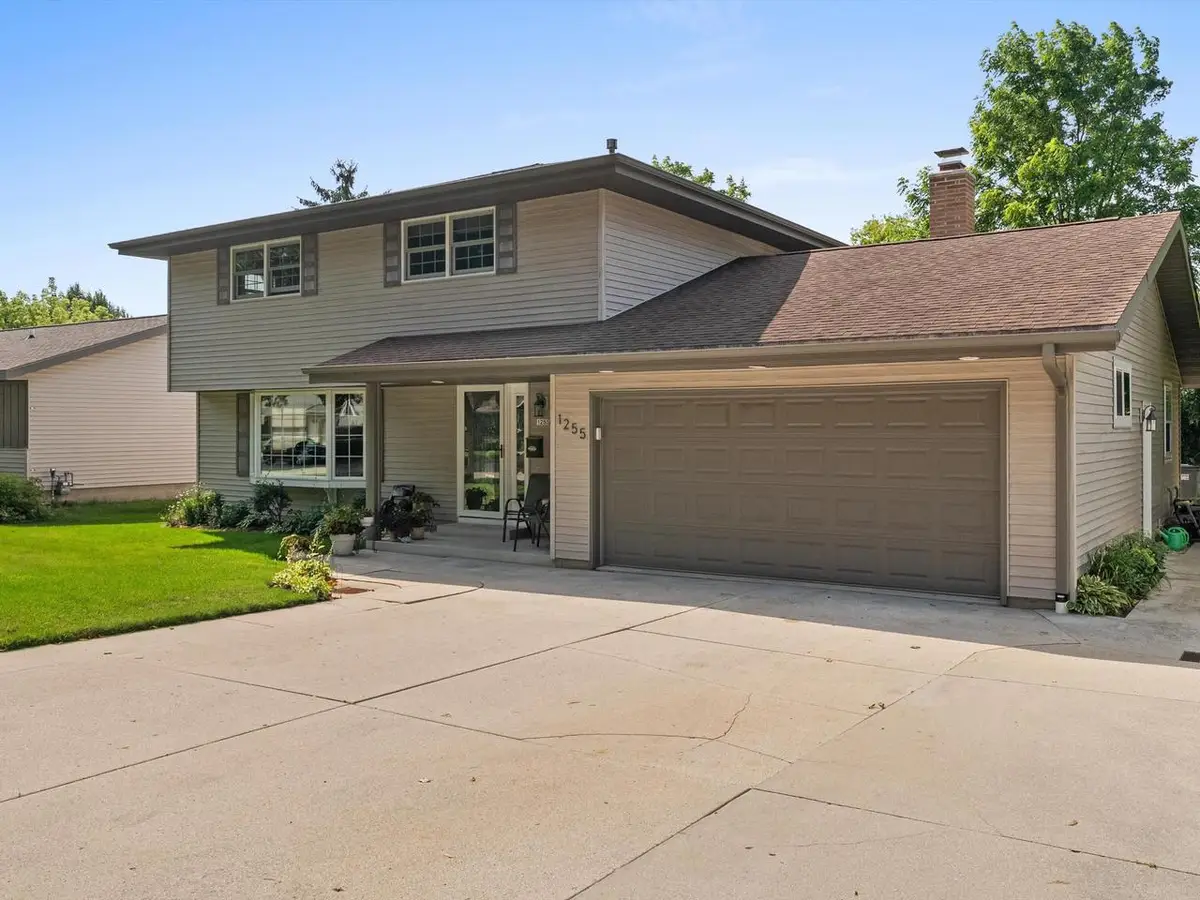 1255 Castle AVENUE, Sheboygan, WI 53081 - #1