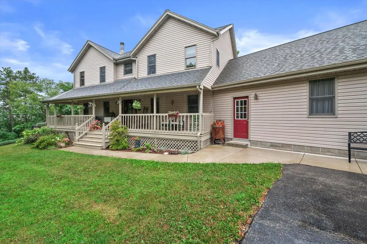 S86W30445 Stonegate DRIVE, Mukwonago, WI 53149 - #1