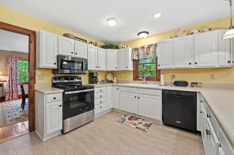 S86W30445 Stonegate DRIVE, Mukwonago, WI 53149 - #3