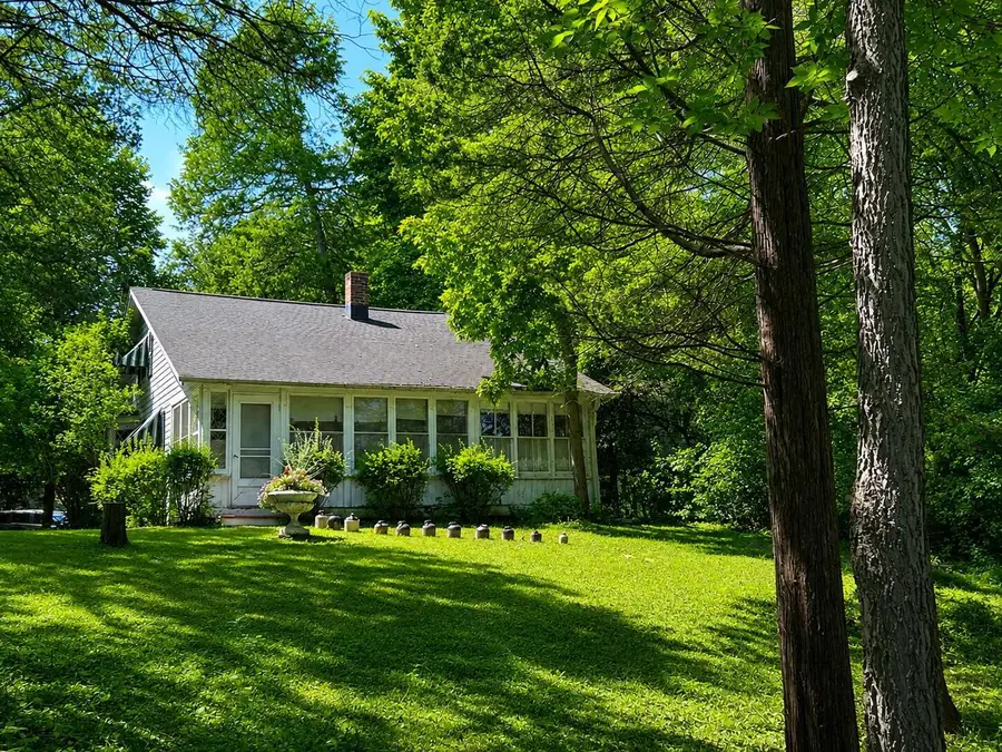 2564 N Huebner ROAD, Summit, WI 53066 - #2