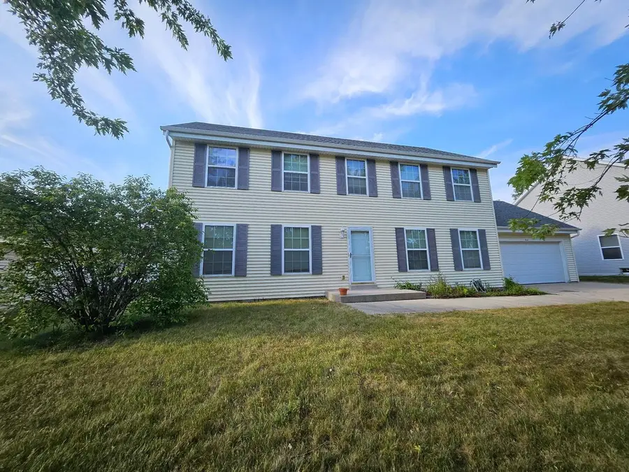 588 E Randy ROAD, Oak Creek, WI 53154 - #2