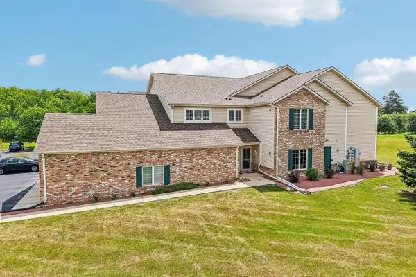 4575 S 124th STREET, New Berlin, WI 53151