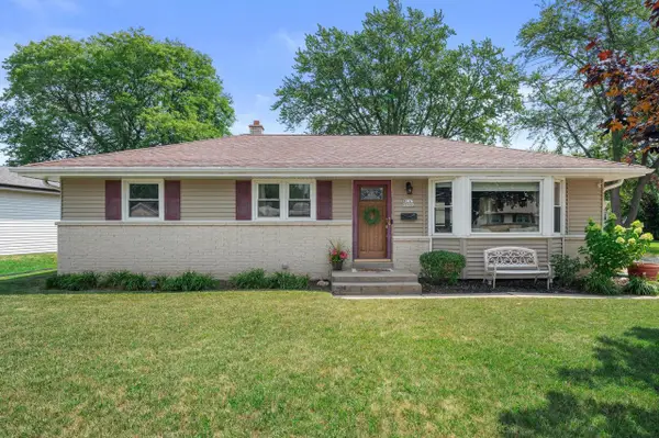 W147N8446 Manchester DRIVE, Menomonee Falls, WI 53051