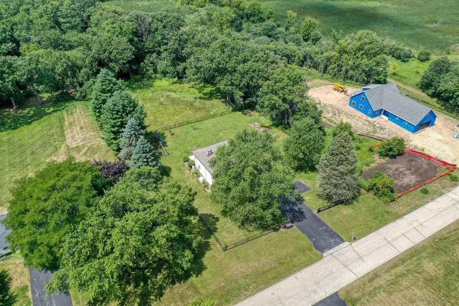 W304S2745 Green Meadow LANE, Waukesha, WI 53188 - #3